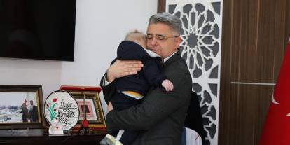 Sivas'ta bir çocuk daha aileye kavuştu