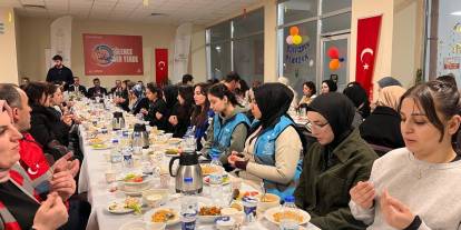 Şehit anneleri ve gençler aynı sofrada buluştu