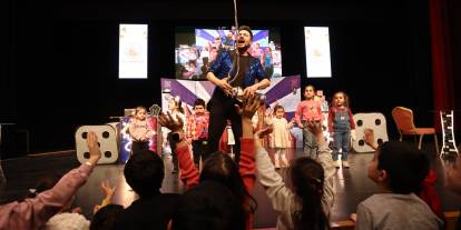 Sihirli gösteri ve geleneksel tatlar çocuklarla buluştu