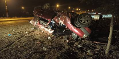 Sivas’ta otomobil takla attı: 2 kişi ağır yaralandı