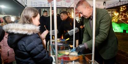 Başkan Uzun'dan çocuklara tatlı sürpriz