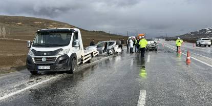 Sivas'ta zincirleme kaza: 1 ölü, 5 yaralı