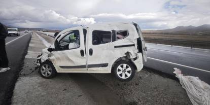 Sivas yolunda feci kaza: Sürücü araçtan fırladı