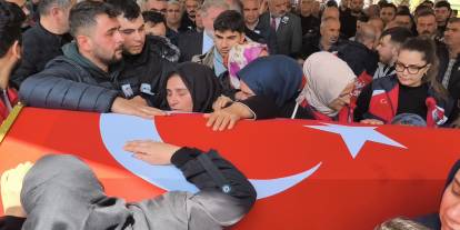 Şehit uzman çavuş toprağa verildi