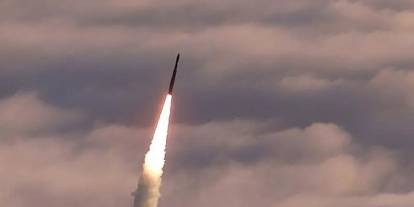 Füzeler uçuyor dünya küçülüyor