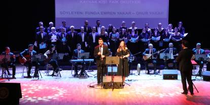 Sivas’ta Sağlık Çalışanlarından Türk Halk Müziği Konseri