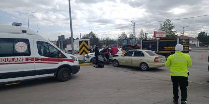 Sivas'ta otomobiller çarpıştı: 4 yaralı