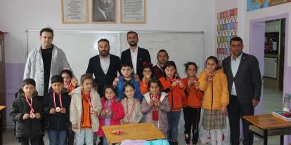 Kızılay’dan Zara’da Öğrencilere Destek