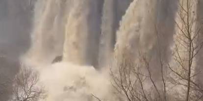 Bozkırın yeşil vadisi Sızır Şelalesi’nde çamur akışı