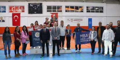 Sivas’ta geleceğin tenisçileri ödüllerine kavuştu