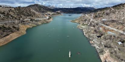 Sivas'ta kuraklıkla ortaya çıkan köy yağışla yeniden kayboldu