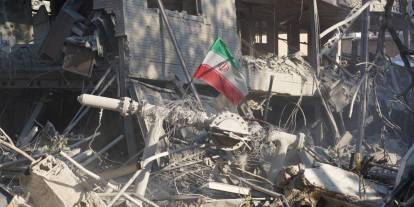 ABD ve İsrail, İran'ın MIT'sini bombaladı