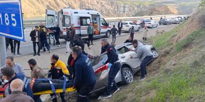 Sivas'ta feci kaza, 3 yaralı