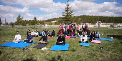 Cumhuriyet Üniversitesi’nde Doğayla İç İçe Pilates Etkinliği