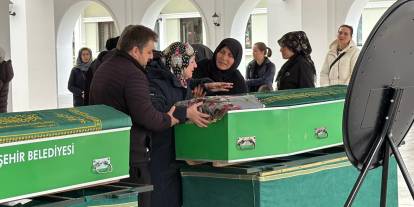 Eşi tarafından öldürülen kadın ve kızı toprağa verildi