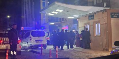 Boğazından bıçaklanan genç öldü