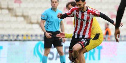 Sivasspor'a, Play-Off yolunda İstanbul darbesi