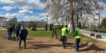 Sivas’ta park ve yeşil alanlarda bakım seferberliği
