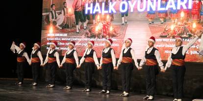 Sivas’ta “Bizim Eller” gecesinde halk oyunları büyüledi