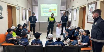Sivas'ta öğrenciler polislik mesleğini tanıdı