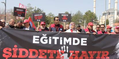 Sivas'ta eğitim çalışanları iş bıraktı, şiddete tepki gösterdi