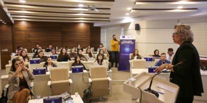 Sivas’ta genç iletişimcilere dijital beceri eğitimi