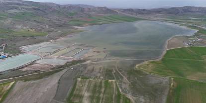 Sivas’ta kuruyan göl yağışlarla canlandı