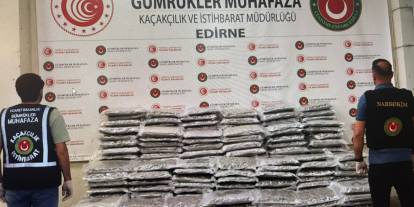 Edirne ve İstanbul'da 420 kilo esrar ele geçirildi