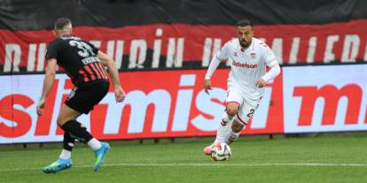 Sivasspor deplasmanda ilk yarıyı eşitlikle kapattı