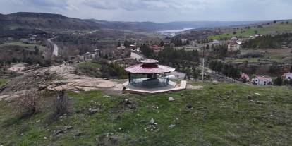 Sivas’ta Maneviyatın Zirvesi: Hakim Tepedeki Türbe