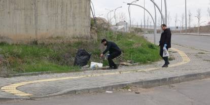 Sivas'ta yol kenarında hava topu mermisi bulundu