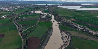 Sivas’ta Yağışlar Yolu Kapattı, Ekipler Seferber Oldu