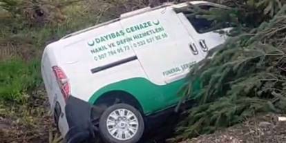Sivas’ta Cenaze Nakil Aracı Şarampole Uçtu