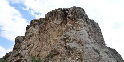 Yukarı Tekke’de kaya tehlikesine karşı önlemler hızlandırıldı