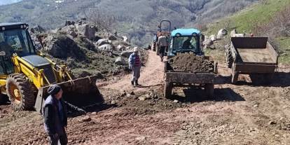 Sivas'ta kırsal yolları yenileniyor