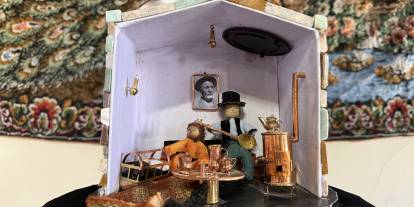 14 usta, Aşık Veysel’in şiirleri ve hayatını obsidyen taşlarına işledi