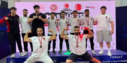 Sivaslı güreşçiler Türkiye şampiyonu oldu