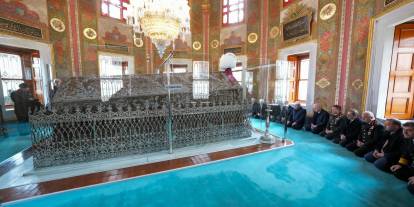 Fatih Sultan Mehmet, vefatının 545'inci yılında kabri başında anıldı