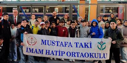 Öğrenciler “Görmeden Ölmeyin” Sloganıyla Divriği’yi Gezdi