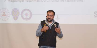 Sivas'ta uzmanlar dijital bağımlılığa karşı uyardı