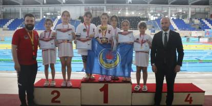 Sivas’ta minik kulaçlar madalyayla taçlandı