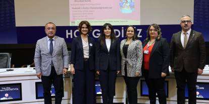 Sivas’ta dünya ebeler günü paneli düzenlendi