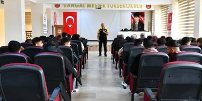 Sivas'ta öğrencilere afet eğitimi verildi