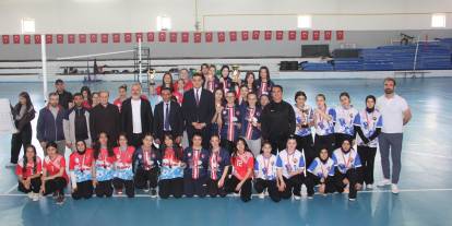 Voleybol turnuvasında şampiyon belli oldu