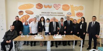 Sivas'ta duygulandıran Anneler Günü etkinliği