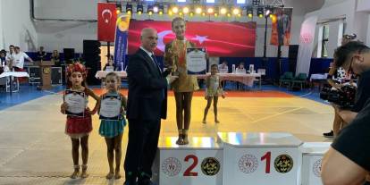 Sivaslı çocuklardan fitness şampiyonasında büyük başarı