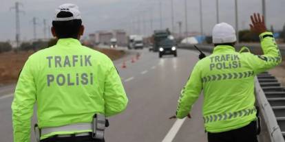Sivas'ta polisin ihtarına uymayan sürücüye 307 bin ceza