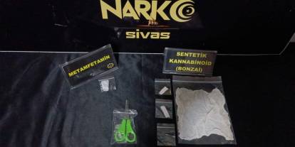 Sivas'ta kağıda emdirilmiş uyuşturucu ele geçirildi