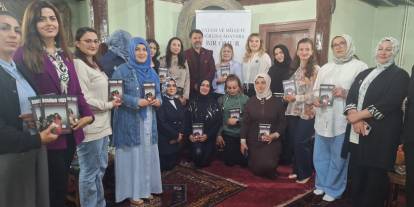 Lütfi Çiçek Sivas’ta okuyan kadınlarla buluştu