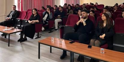 Timur Karabal MYO'da bankacılık konulu söyleşi